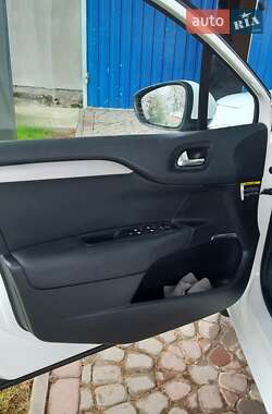Седан Citroen C4 2012 в  фото 33 Седан Citroen C4 2012 в