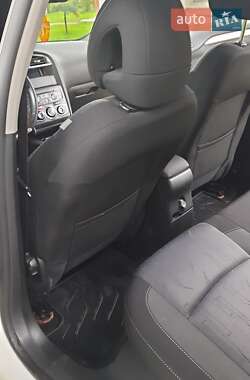 Седан Citroen C4 2012 в  фото 34 Седан Citroen C4 2012 в