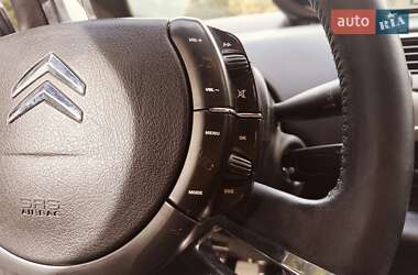 Хэтчбек Citroen C4 2009 в 