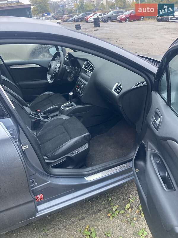 Хэтчбек Citroen C4 2011 в Киеве фото 5 Хэтчбек Citroen C4 2011 в Киеве