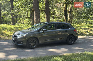 Хэтчбек Citroen C4 2012 в 