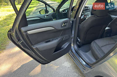 Хэтчбек Citroen C4 2012 в 