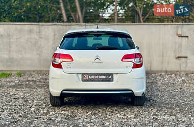 Хэтчбек Citroen C4 2012 в 