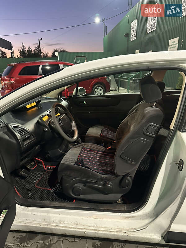 Купе Citroen C4 2008 в Хотине