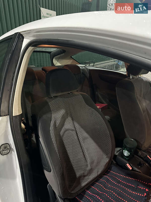 Купе Citroen C4 2008 в Хотине