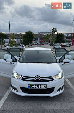 Хэтчбек Citroen C4 2012 в 