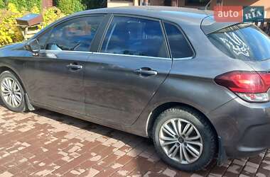 Хэтчбек Citroen C4 2016 в 