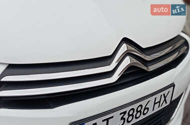 Хэтчбек Citroen C4 2012 в 