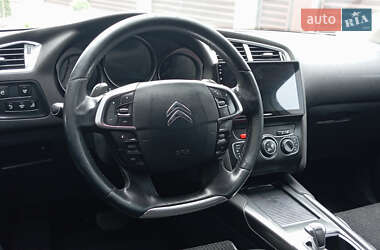 Хэтчбек Citroen C4 2012 в 