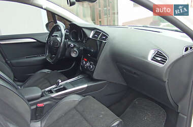 Хэтчбек Citroen C4 2012 в 