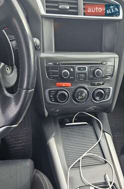 Хэтчбек Citroen C4 2012 в 