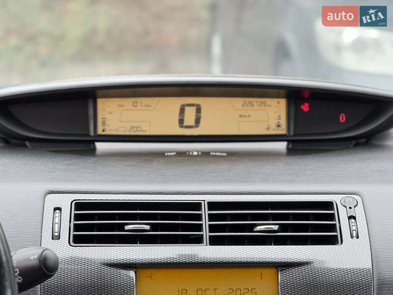 Хэтчбек Citroen C4 2008 в Киеве