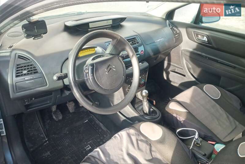 Купе Citroen C4 2005 в Коростене
