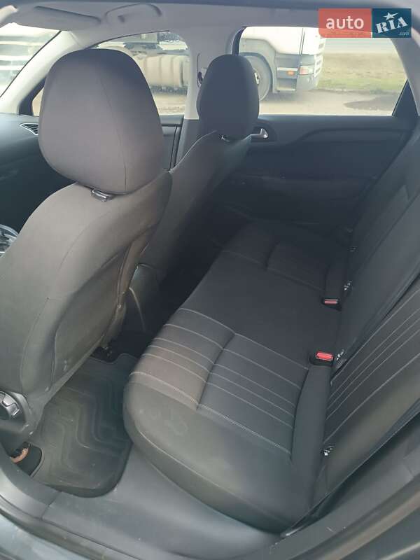 Хетчбек Citroen C4 2011 в Товсте