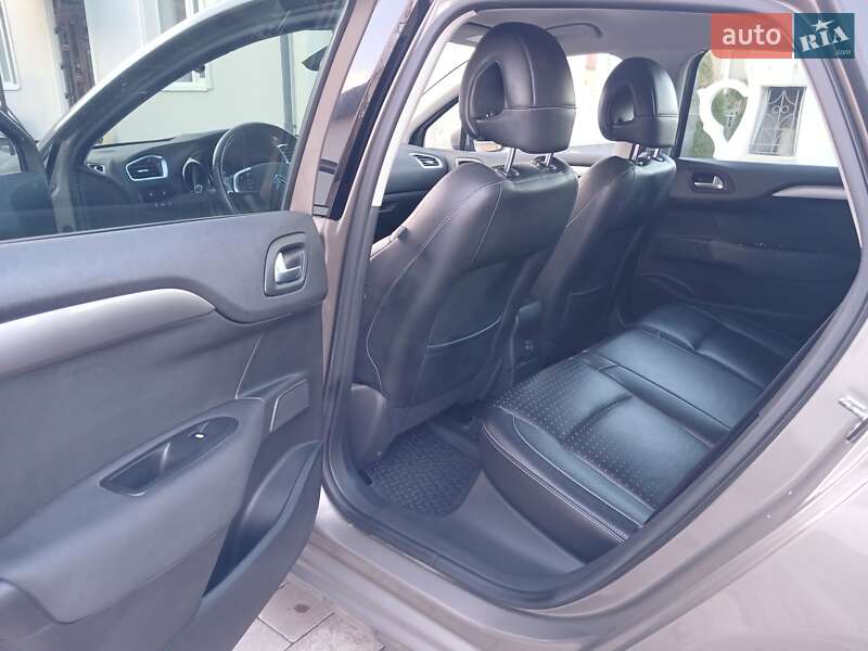 Хетчбек Citroen C4 2015 в Кіцмані фото 29 Хетчбек Citroen C4 2015 в Кіцмані