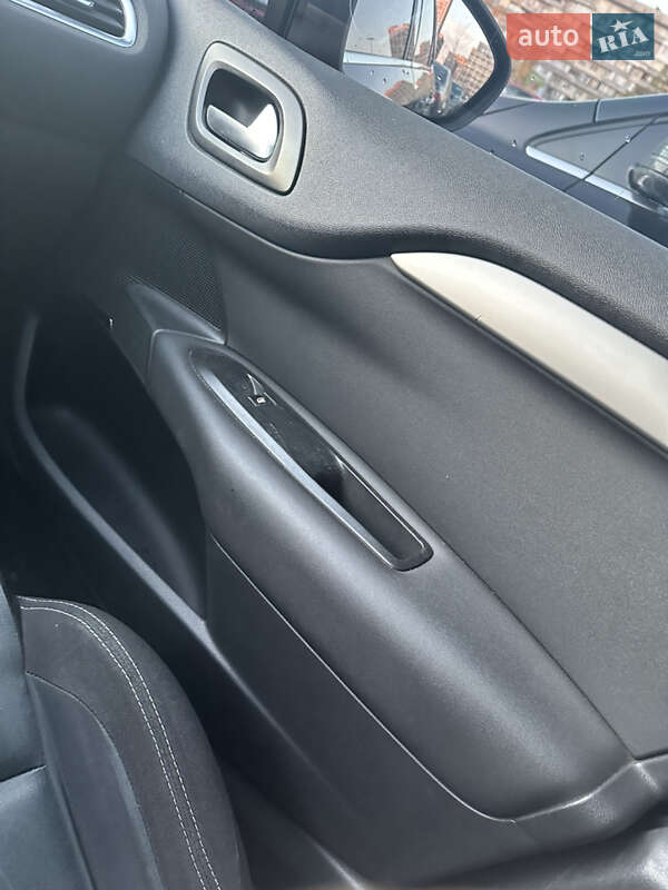 Хетчбек Citroen C4 2011 в Києві фото 25 Хетчбек Citroen C4 2011 в Києві