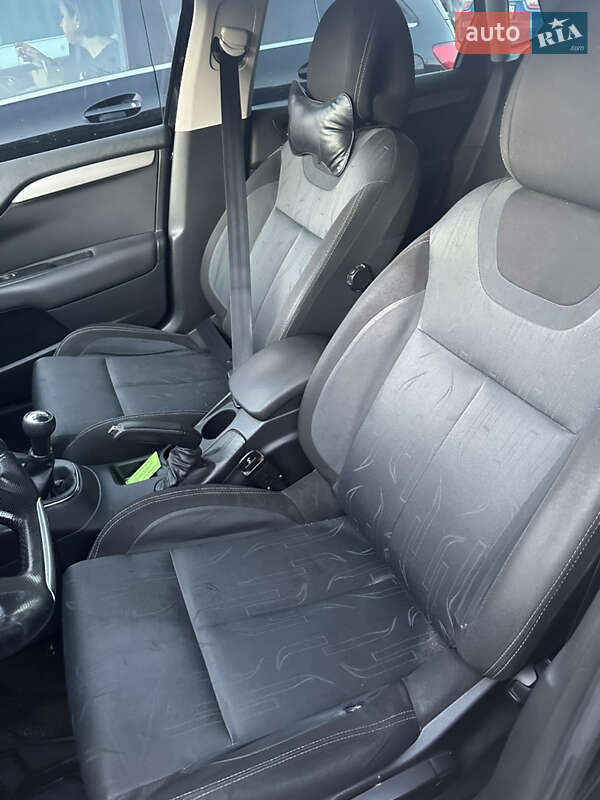 Хетчбек Citroen C4 2011 в Києві фото 29 Хетчбек Citroen C4 2011 в Києві