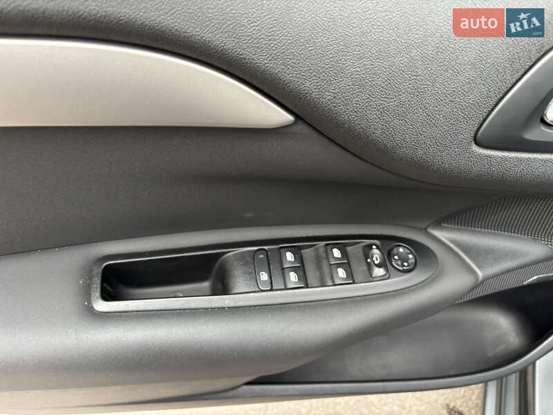 Хетчбек Citroen C4 2012 в Дніпрі