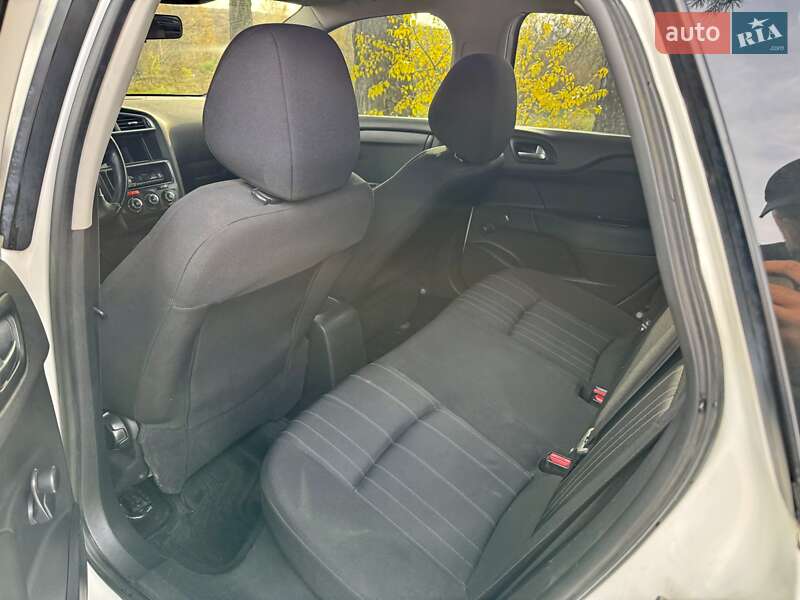 Хэтчбек Citroen C4 2013 в Киеве