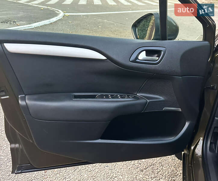 Хетчбек Citroen C4 2014 в Дніпрі