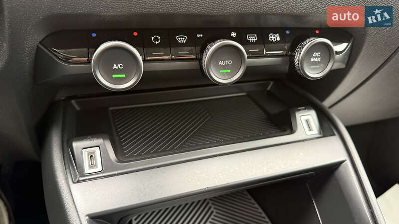 Хэтчбек Citroen C4 2022 в Киеве