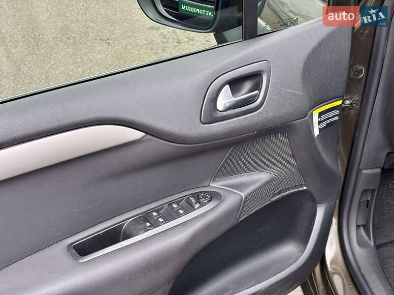 Хетчбек Citroen C4 2015 в Києві фото 11 Хетчбек Citroen C4 2015 в Києві