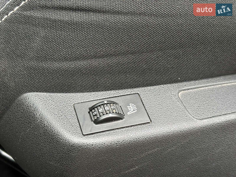 Хетчбек Citroen C4 2015 в Києві фото 14 Хетчбек Citroen C4 2015 в Києві