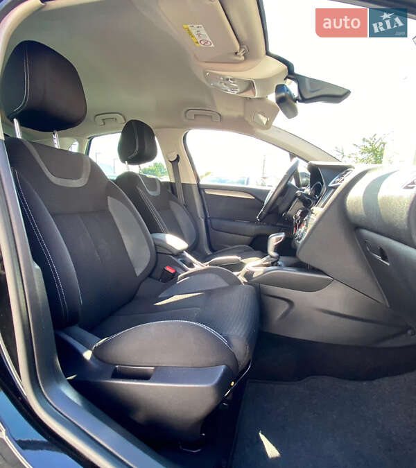 Хэтчбек Citroen C4 2015 в Ровно фото 18 Хэтчбек Citroen C4 2015 в Ровно