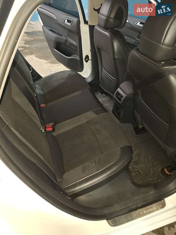 Хетчбек Citroen C4 2012 в Вараші