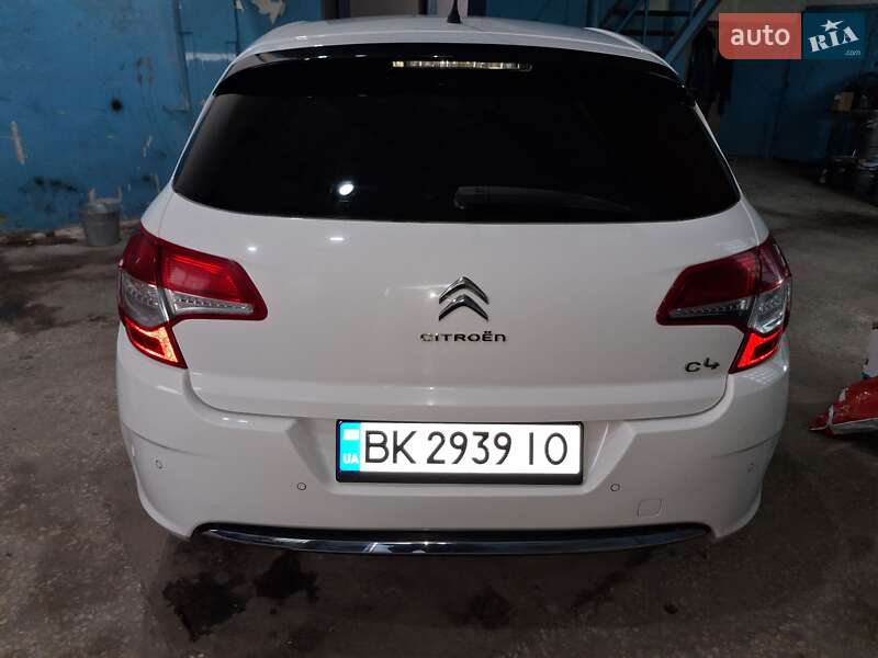 Хетчбек Citroen C4 2012 в Вараші