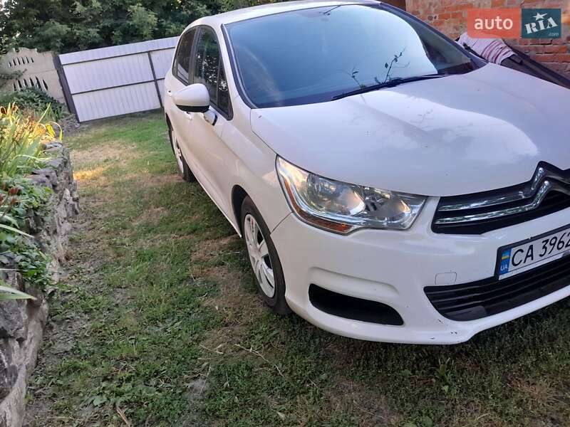 Хэтчбек Citroen C4 2014 в Смеле