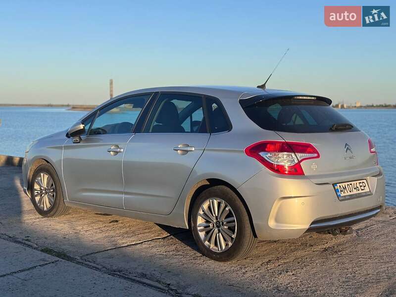 Хэтчбек Citroen C4 2012 в Киеве