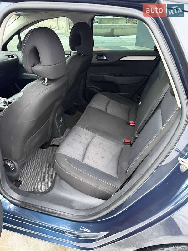 Хэтчбек Citroen C4 2012 в Ивано-Франковске фото 27 Хэтчбек Citroen C4 2012 в Ивано-Франковске