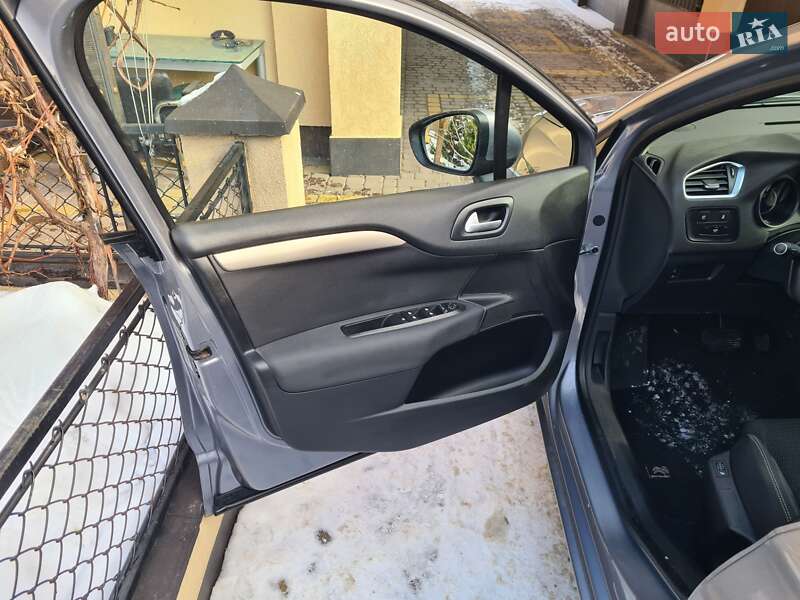 Хэтчбек Citroen C4 2016 в Львове