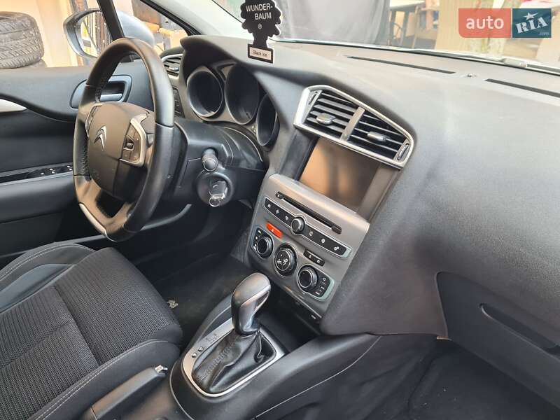 Хэтчбек Citroen C4 2016 в Львове