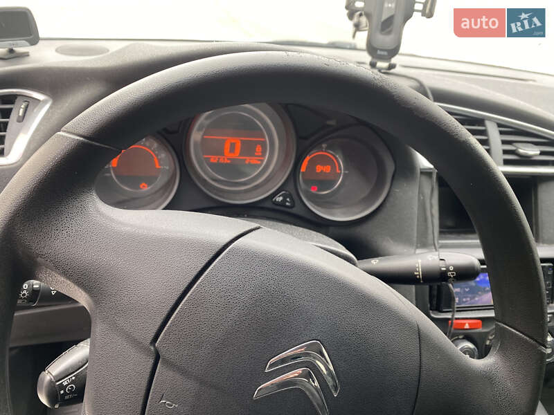 Хэтчбек Citroen C4 2011 в Святопетровское