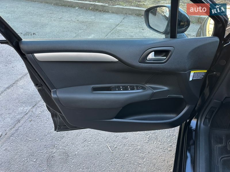 Хэтчбек Citroen C4 2012 в Ровно