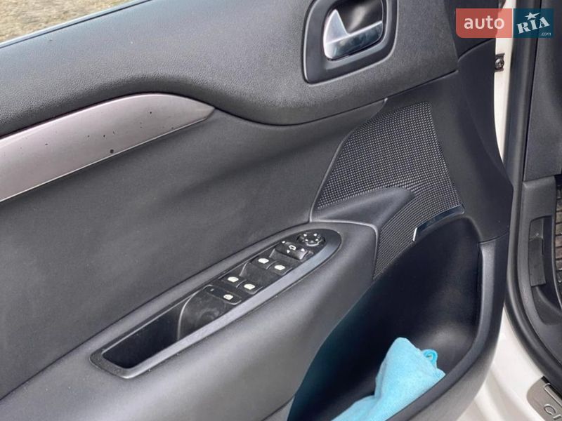 Хэтчбек Citroen C4 2012 в Прилуках фото 7 Хэтчбек Citroen C4 2012 в Прилуках