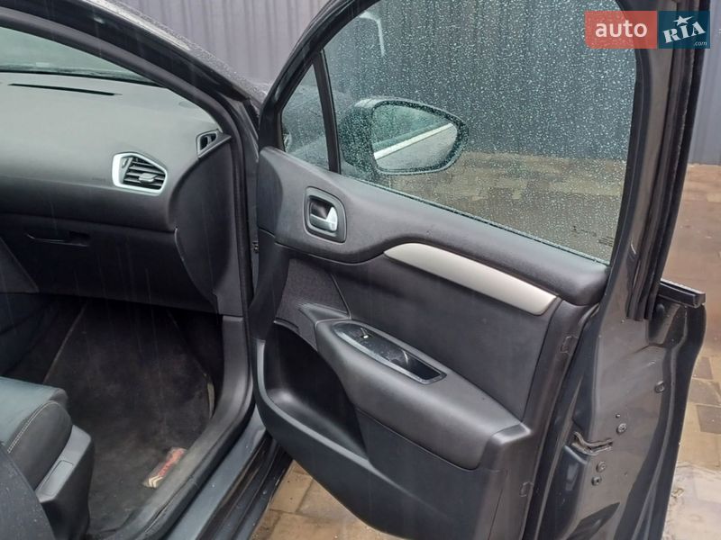 Хэтчбек Citroen C4 2013 в Павлограде фото 14 Хэтчбек Citroen C4 2013 в Павлограде