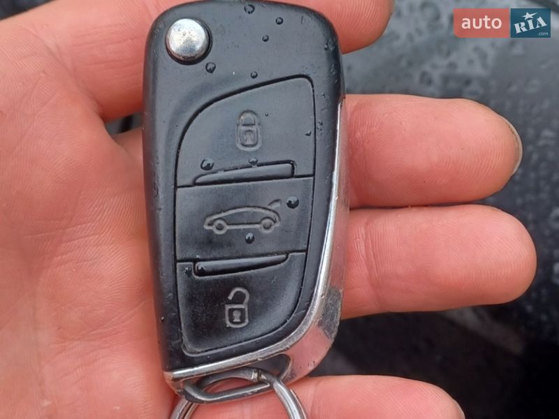 Хэтчбек Citroen C4 2013 в Павлограде фото 19 Хэтчбек Citroen C4 2013 в Павлограде