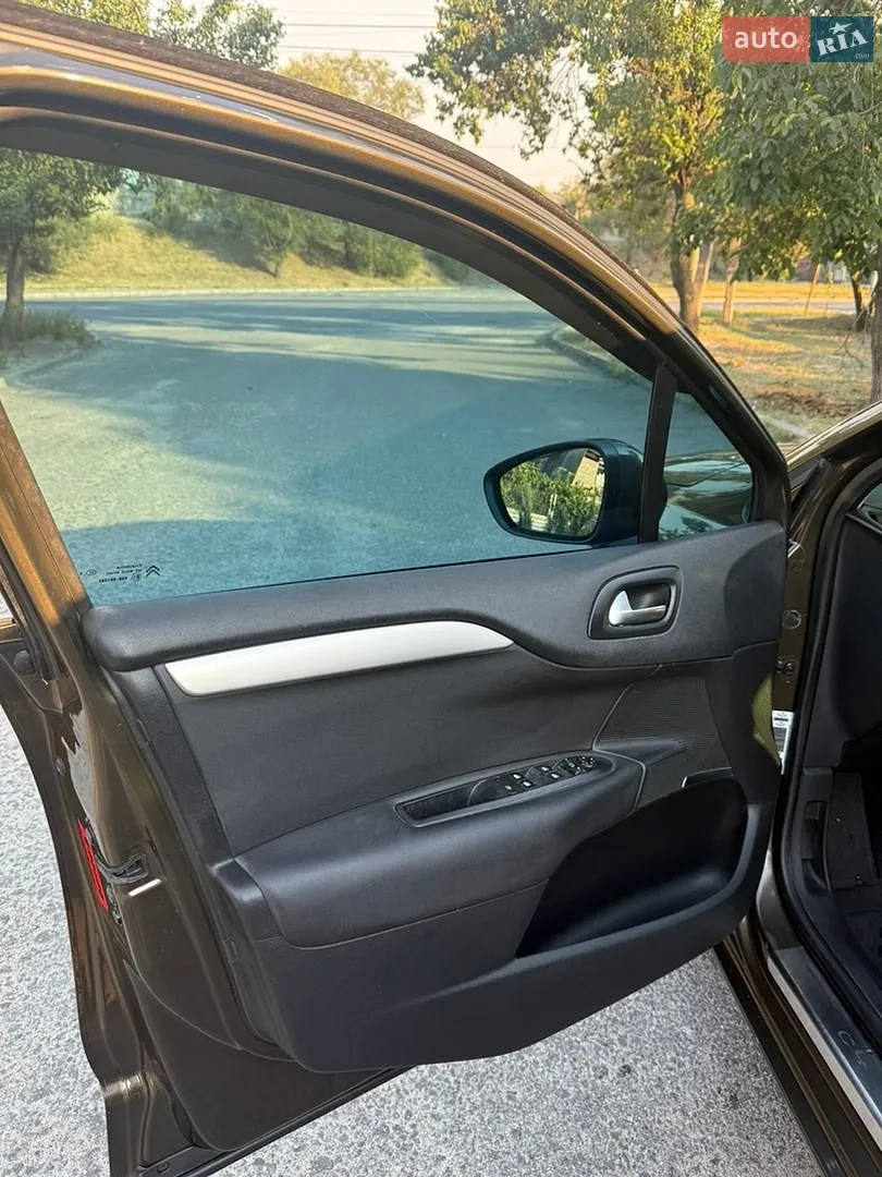 2011 Citroen C4 - мініатюра 13