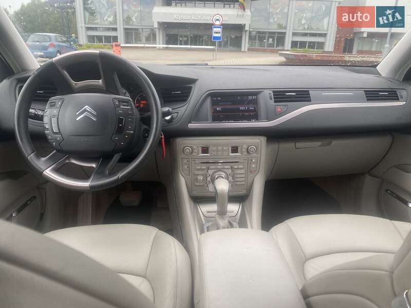 Седан Citroen C5 2010 в Киеве фото 23 Седан Citroen C5 2010 в Киеве