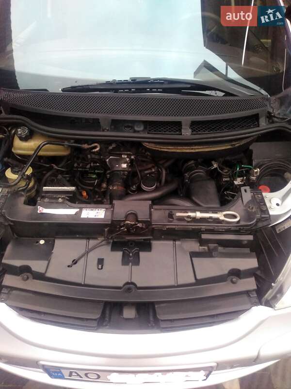 Минивэн Citroen C8 2004 в Ужгороде