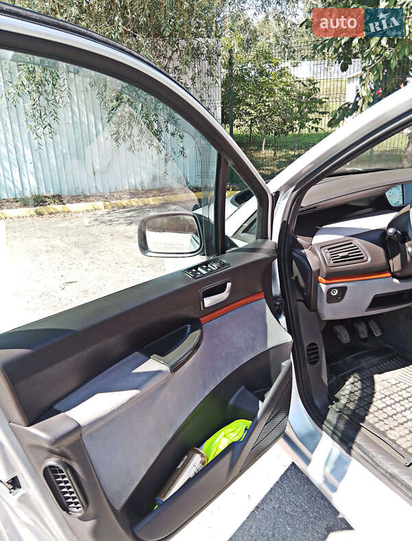 Минивэн Citroen C8 2004 в Ужгороде