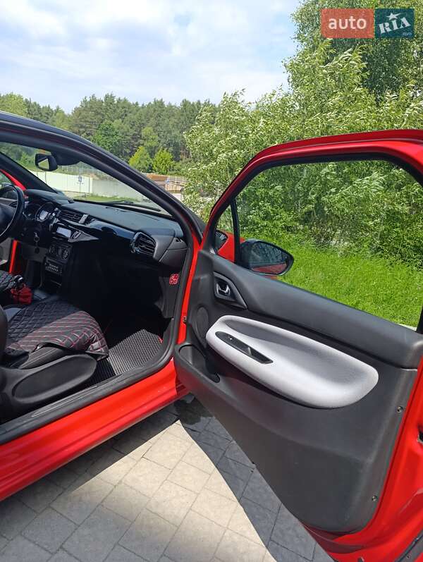 Хетчбек Citroen DS3 2010 в Новояворівську
