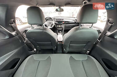 Хэтчбек Citroen DS3 2012 в 