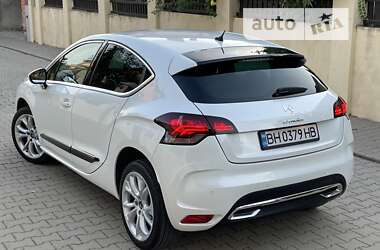 Хэтчбек Citroen DS4 2012 в 