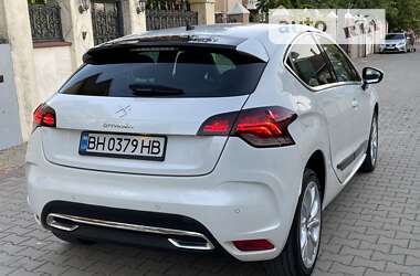 Хэтчбек Citroen DS4 2012 в 