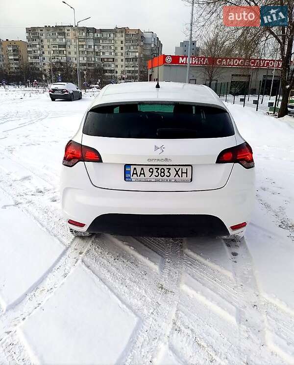 Хэтчбек Citroen DS4 2012 в Киеве