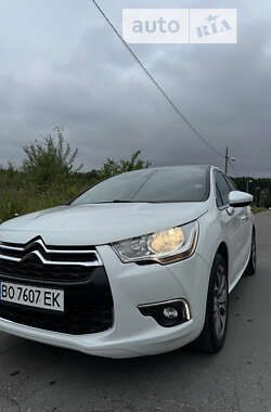 Хэтчбек Citroen DS4 2012 в 